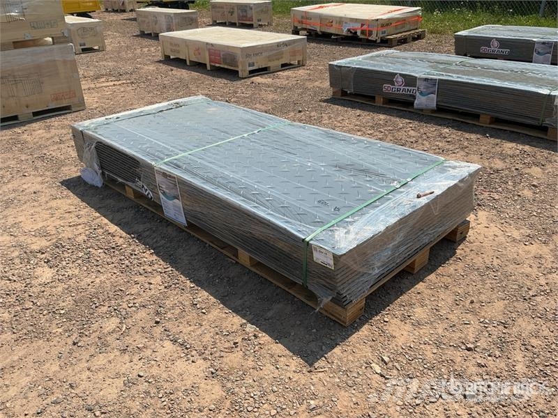 Quantity of (15) FPM 41 in x 94 in Ground Protect Ostale kargo komponente