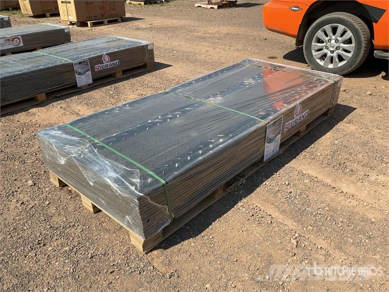 Quantity of (15) FPM 41 in x 94 in Ground Protect Ostale kargo komponente