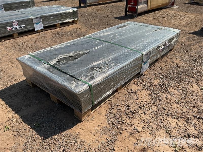 Quantity of (15) FPM 41 in x 94 in Ground Protect Ostale kargo komponente