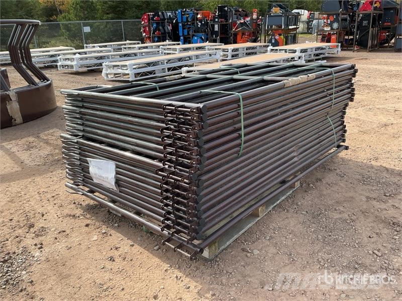 Quantity of (18) 7 ft 6 in 5 Rail Livestock Panel Other livestock machinery and accessories