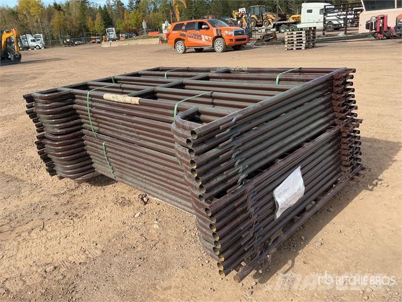 Quantity of (18) 7 ft 6 in 5 Rail Livestock Panel Other livestock machinery and accessories