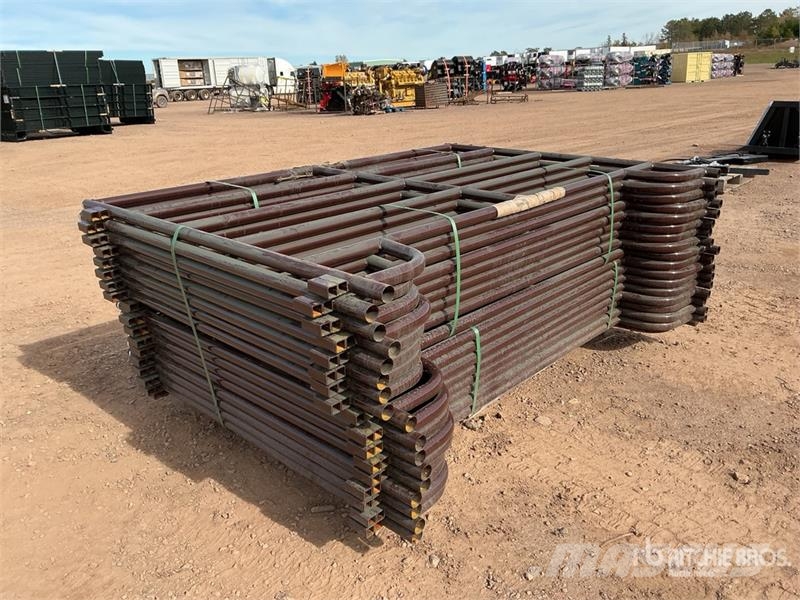Quantity of (18) 7 ft 6 in 5 Rail Livestock Panel Other livestock machinery and accessories