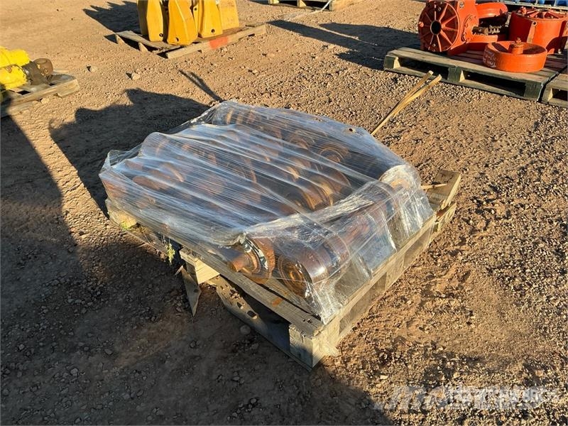  Quantity of (18) Rollers - Fits Cat D6K Drugi deli