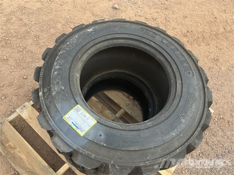 Quantity of (2) 12-16.5 Tires (Unused) Opony, koła i felgi