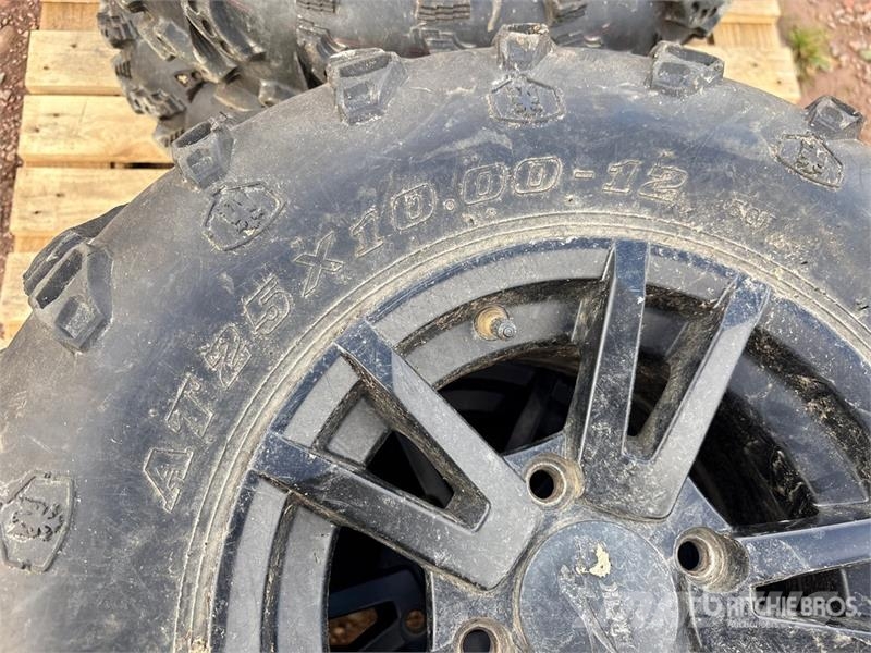  Quantity of (2) 25x8.00-12 Tires الإطارات والعجلات والحافات