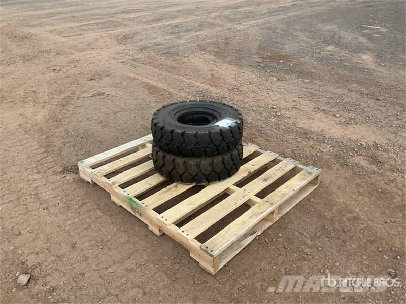 Quantity of (2) 6.50-10 Tires (Unused) Opony, koła i felgi