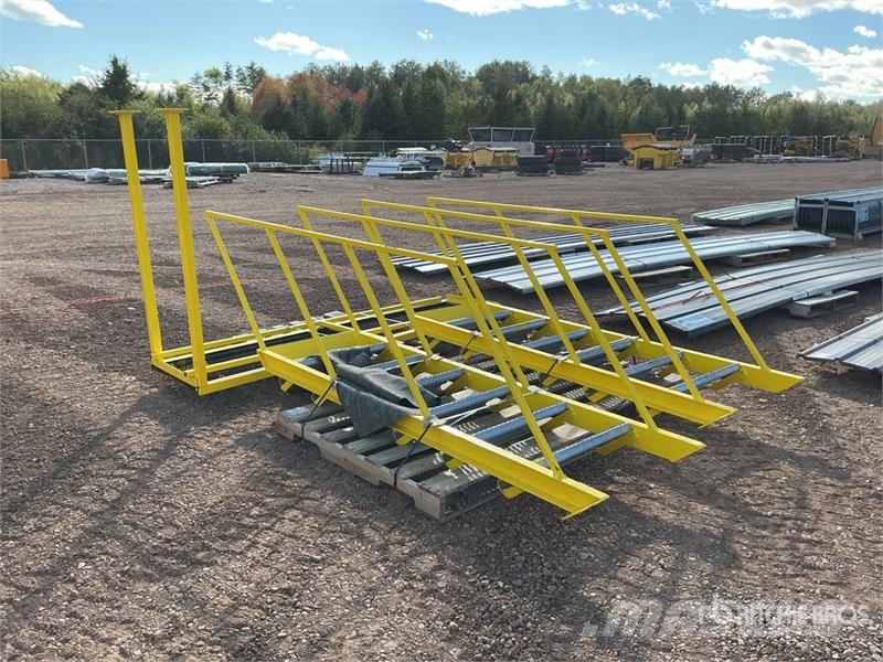 Quantity of (2) 7 Ft Metal Steps Компоненты строительной техники