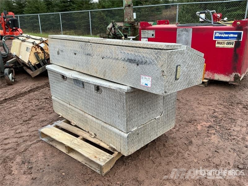 Quantity of (2) Aluminum Tool Boxes - Fits Truck معدات النقل - غير ذلك