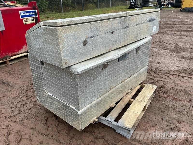 Quantity of (2) Aluminum Tool Boxes - Fits Truck معدات النقل - غير ذلك
