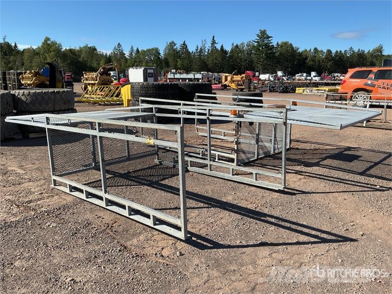  Quantity of (2) Galvanized Truck Racks - Fits Truc 其他組件
