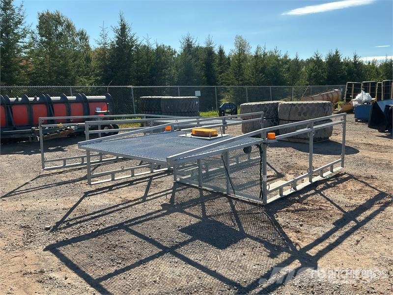  Quantity of (2) Galvanized Truck Racks - Fits Truc 其他組件