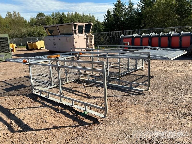  Quantity of (2) Galvanized Truck Racks - Fits Truc 其他組件