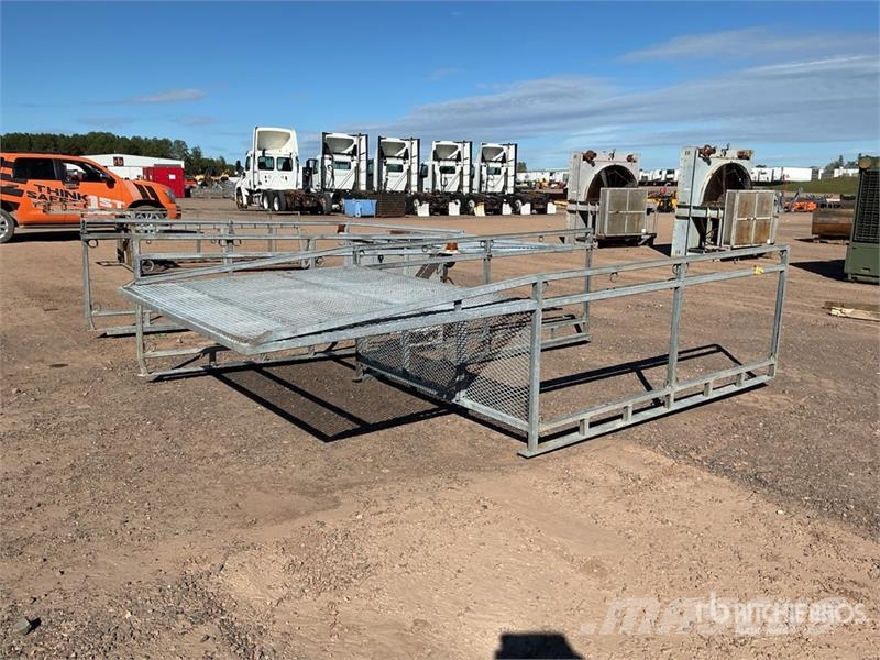  Quantity of (2) Galvanized Truck Racks - Fits Truc 其他組件