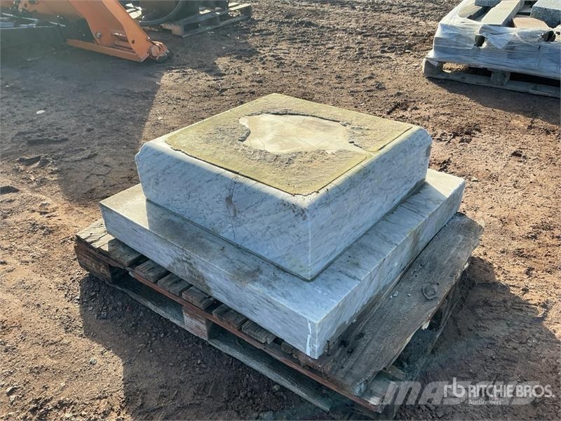 Quantity of (2) Marble Blocks Seilwinden, Bauaufzüge und Lastenaufzüge