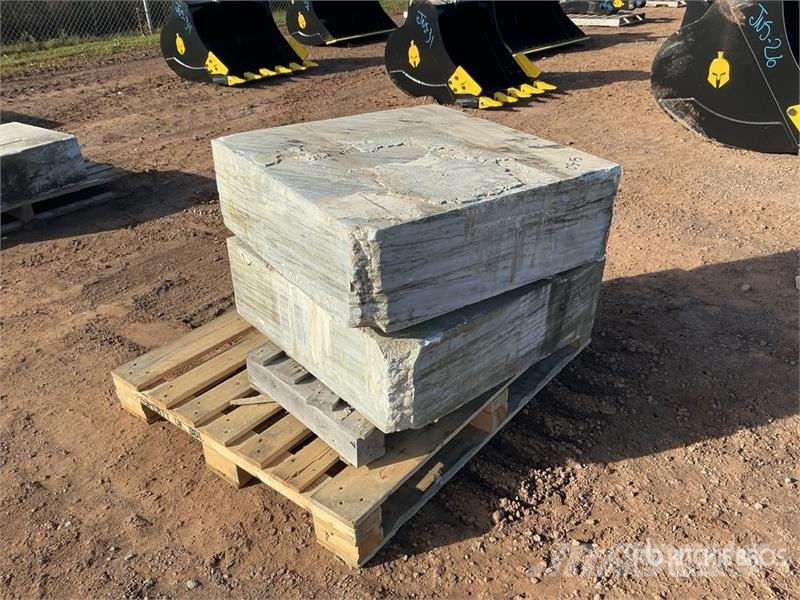 Quantity of (2) Marble Blocks Seilwinden, Bauaufzüge und Lastenaufzüge