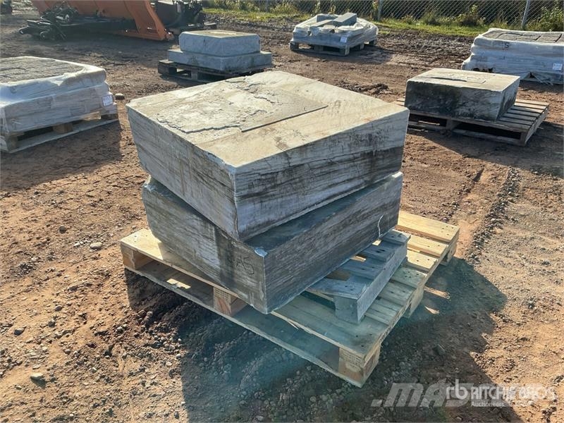 Quantity of (2) Marble Blocks Seilwinden, Bauaufzüge und Lastenaufzüge