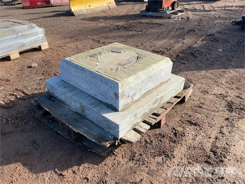 Quantity of (2) Marble Blocks Seilwinden, Bauaufzüge und Lastenaufzüge
