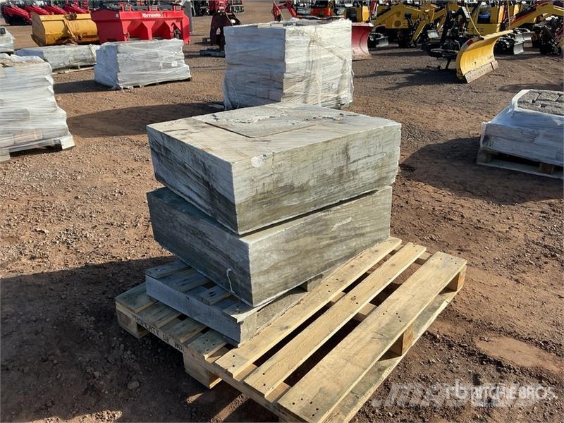 Quantity of (2) Marble Blocks Seilwinden, Bauaufzüge und Lastenaufzüge