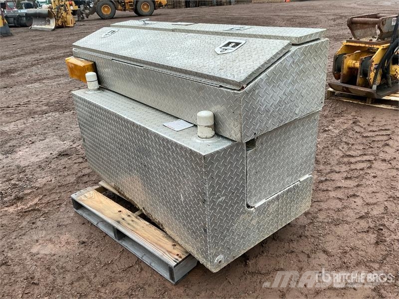  Quantity of (2) Truck Tool Box معدات النقل - غير ذلك