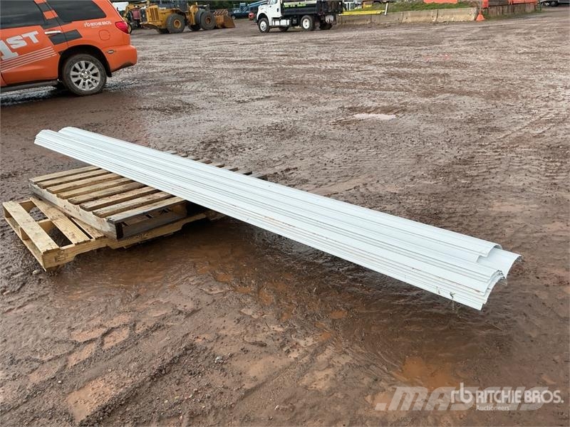  Quantity of (20) 14 ft Aluminum Pillars المصاعد والرافعات المادية