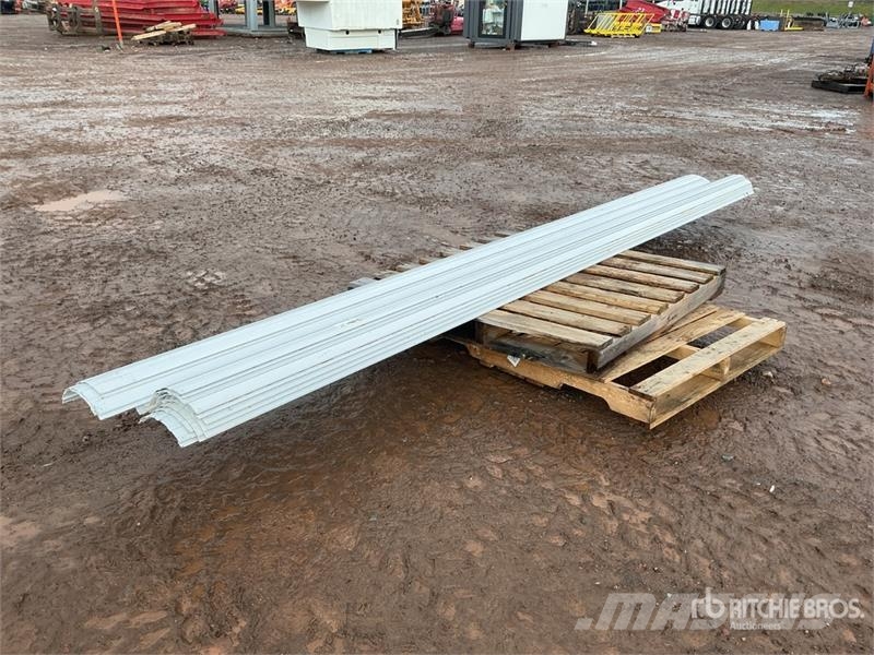  Quantity of (20) 14 ft Aluminum Pillars المصاعد والرافعات المادية