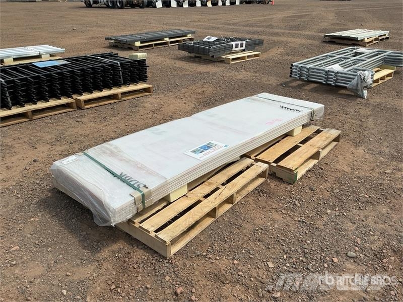 Quantity of (20) 27 in x 8 ft Clear Multi-Wall Pol Montacargas y elevadores de material