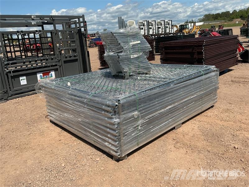 Quantity of (20) 7 ft 5 in x 6 ft Chain Link Tempo Drugi deli