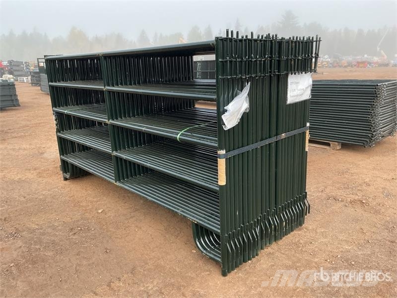 Quantity of (24) 9 ft 6 in Ranch Livestock Panel ( Оборудование для животноводческих ферм