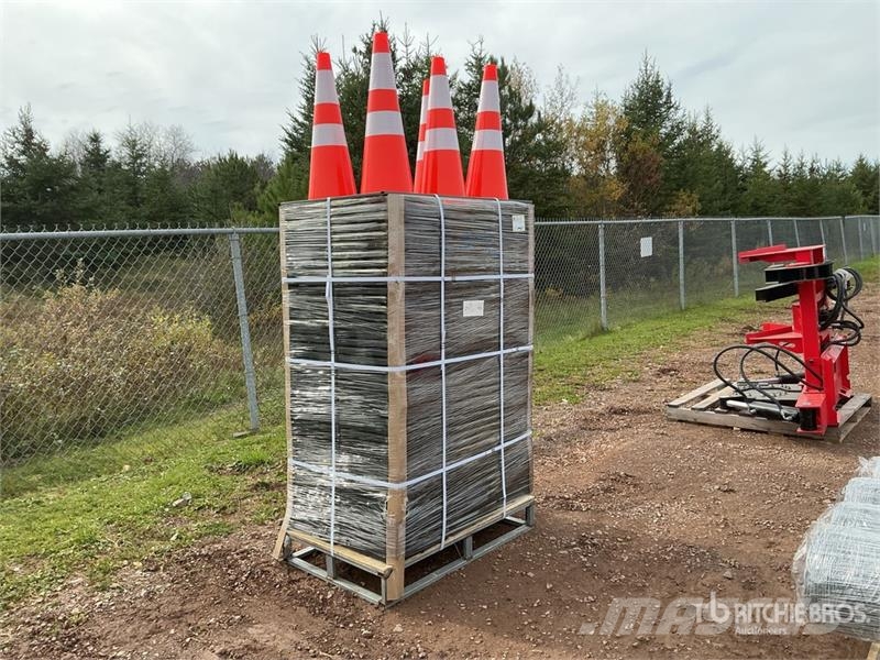 Quantity of (250) EMC SC28L 28 in Traffic Cones ( Тръбополагащи булдозери