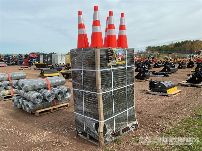 Quantity of (250) EMC SC28L 28 in Traffic Cones ( Тръбополагащи булдозери