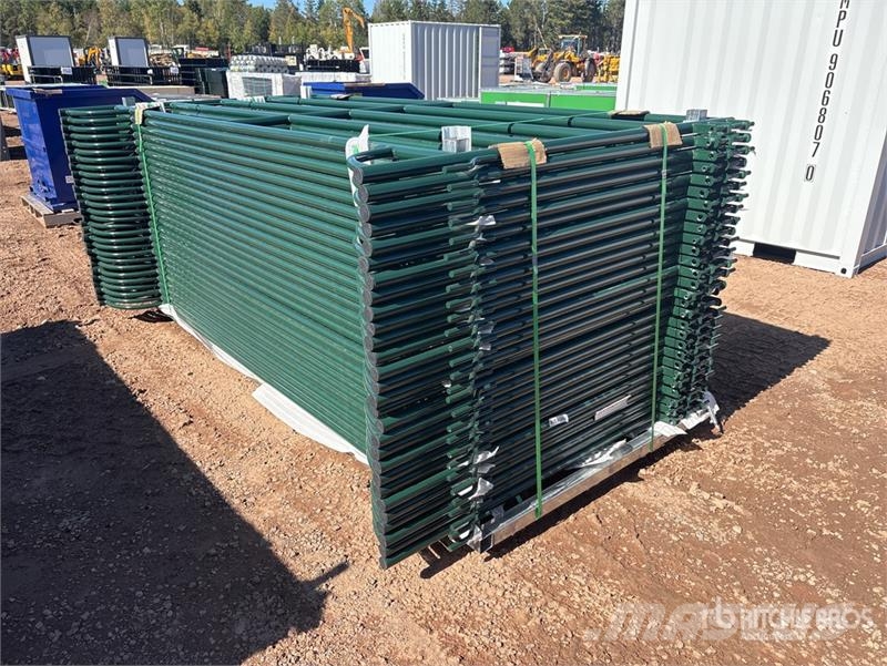  Quantity of (28) 9 ft 4 in Powder Coated Corral Li Ostali stroji in oprema za živino