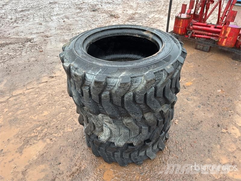  Quantity of (3) 10-16.5 Tires 轮胎、车轮、轮圈