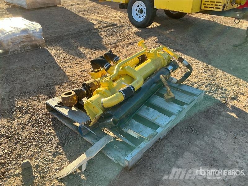Quantity of (3) Hydraulic Lift Cylinder معدات النقل - غير ذلك