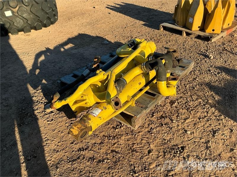 Quantity of (3) Hydraulic Lift Cylinder معدات النقل - غير ذلك