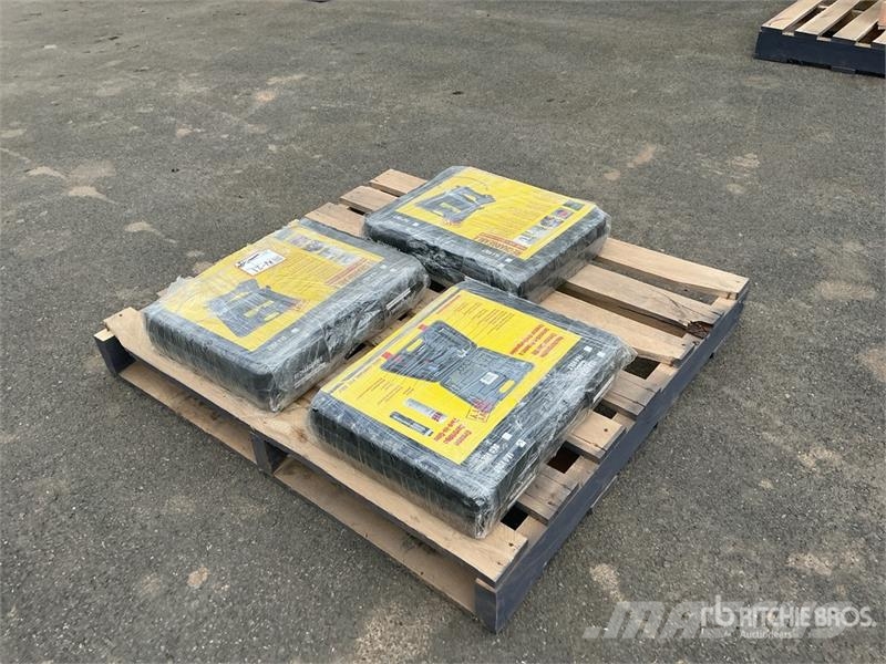 Quantity of (3) Powertek PT1800 Cordless Grease G Drugi deli