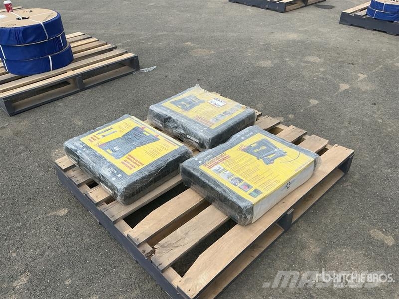 Quantity of (3) Powertek PT1800 Cordless Grease G Drugi deli