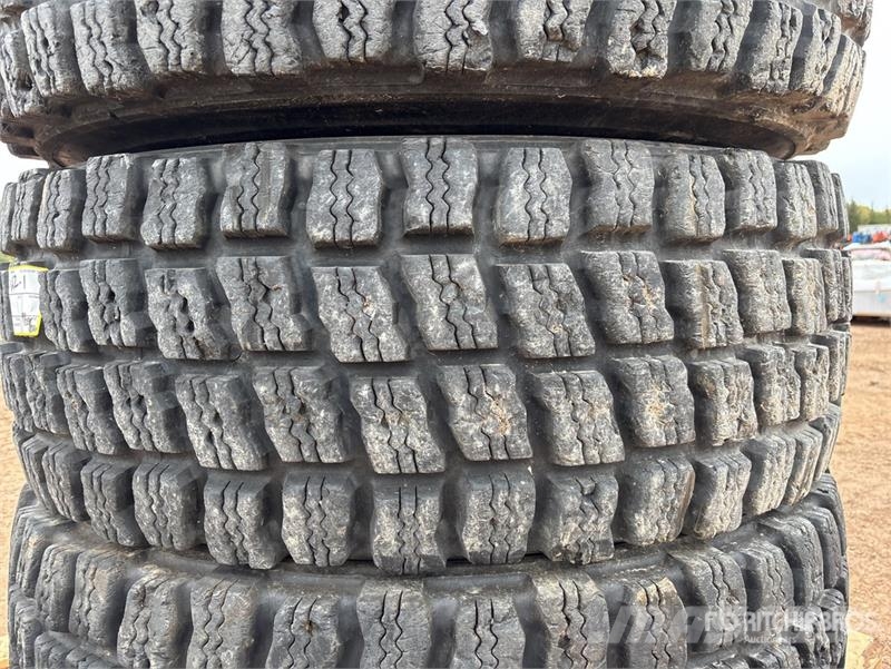 Quantity of (3) Tires Gume, kotači i naplatci