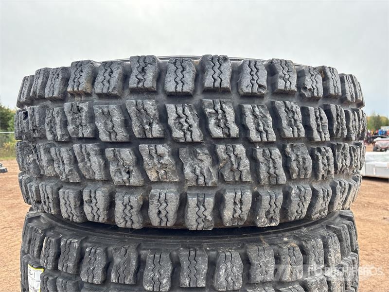 Quantity of (3) Tires Gume, kotači i naplatci