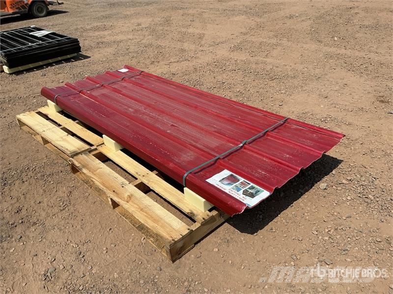 Quantity of (30) 3 ft x 8 ft Red Polycarbonate Roo Lyftblock, vinschar och materialhissar