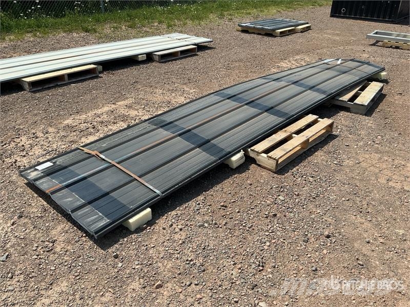 Quantity of (30) Black Metal Roof Panels (Unused) Gervės, keltuvai ir medžiagų kėlimo įranga