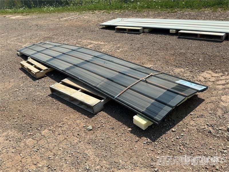 Quantity of (30) Black Metal Roof Panels (Unused) Gervės, keltuvai ir medžiagų kėlimo įranga
