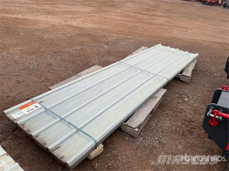 Quantity of (30) Clear Corrugated Polycarbonate Ro Verricelli, paranchi e sollevatori per materiali