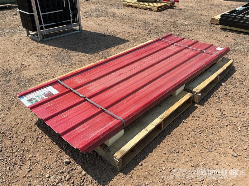 Quantity of (30) Red Polycarbonate Roof Panel (Unu Gervės, keltuvai ir medžiagų kėlimo įranga