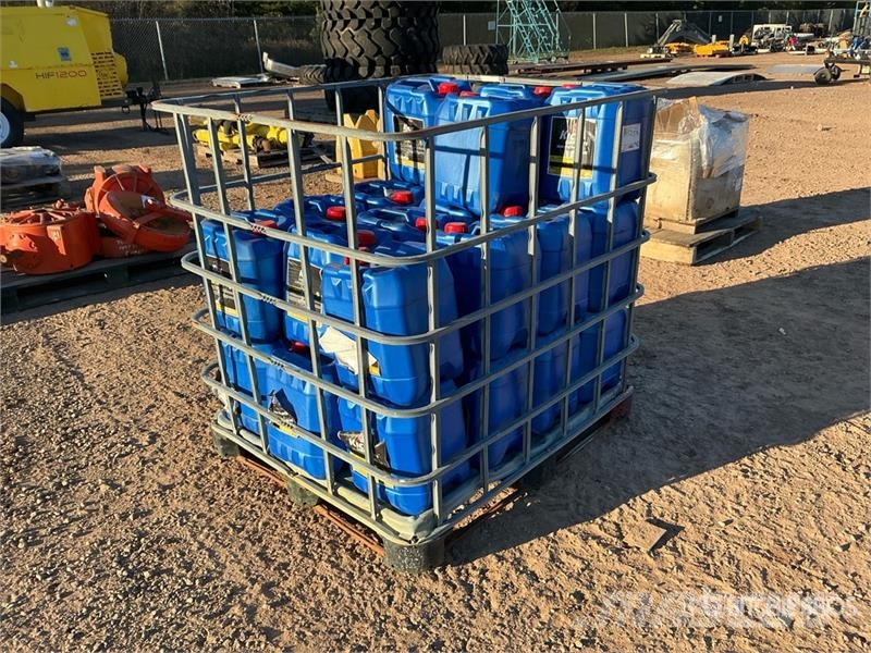 Quantity of (32) 20L Semi-Synthetic 15W40 CJ-4 Lub Drugi deli