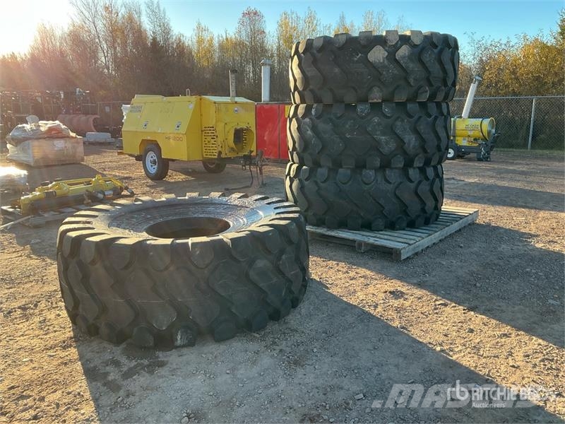 Quantity of (4) 29.5-25 Tires (Unused) 轮胎、车轮和轮圈