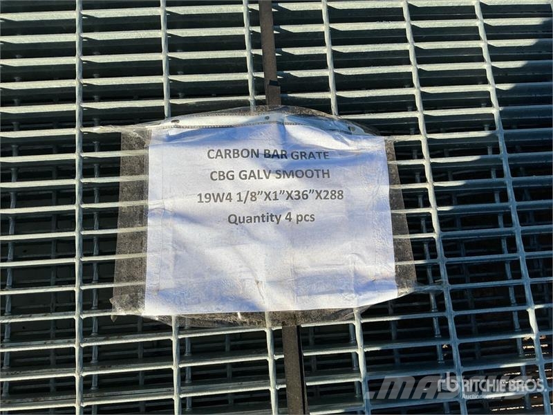  Quantity of (4) 3 ft x 24 ft Galvanized Metal Grat معدات البناء - غير ذلك