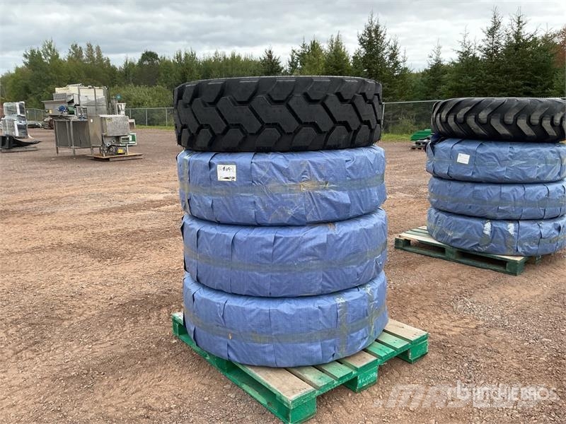  Quantity of (4) 370/75-28 Tires (Unused) - Fits Te Opony, koła i felgi