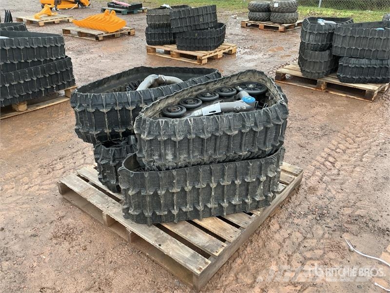  Quantity of (4)  Camso Tracks - Fits ATV X4S مكونات أخرى