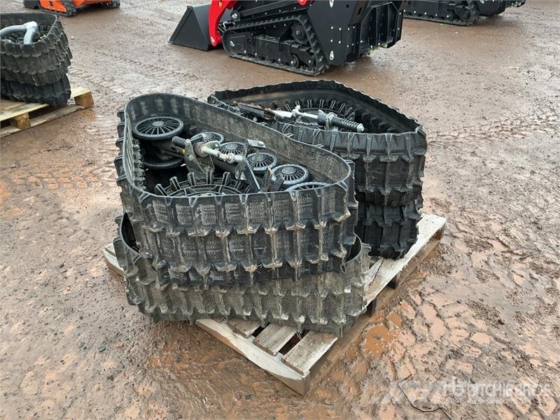  Quantity of (4)  Camso Tracks - Fits ATV T4S مكونات أخرى