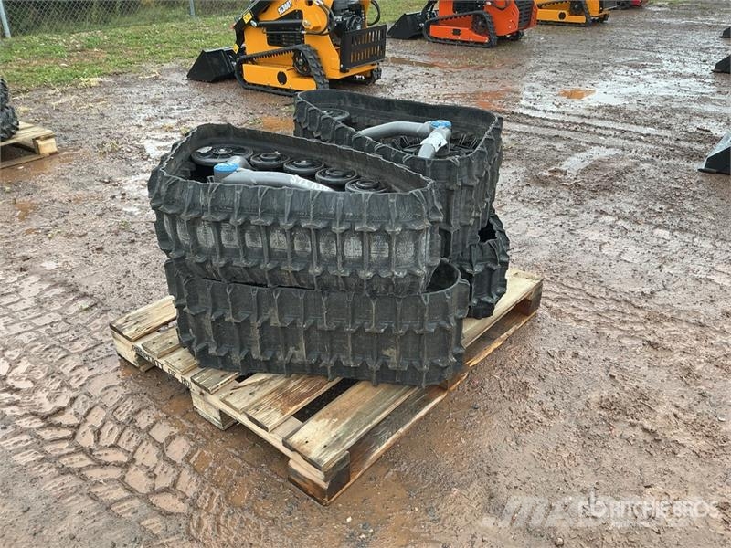  Quantity of (4)  Camso Tracks - Fits ATV T4S مكونات أخرى